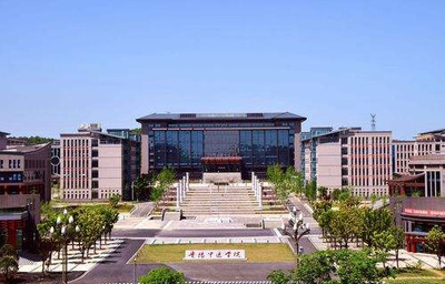 貴州省汽車駕駛技工學校與貴州廣告設計 技能與創(chuàng)意的融合之路